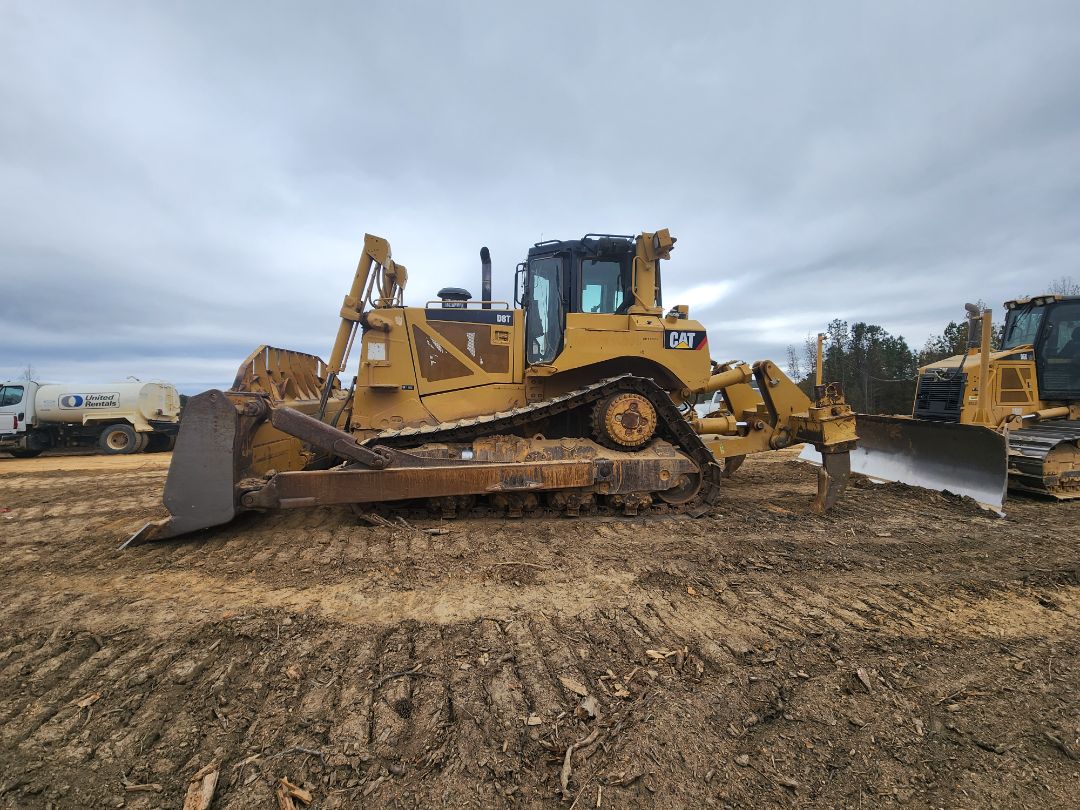 2010 CATERPILLAR D8T