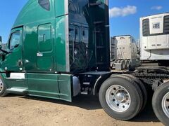 2019 FREIGHTLINER Cascadia 125 - Image 3