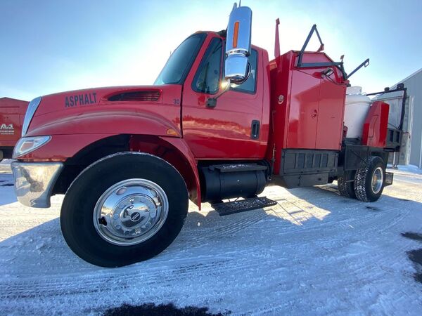 2002 INTERNATIONAL 4300
