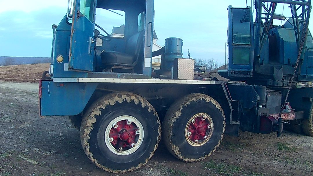 1974 P & H 650TC - view 2 of 49