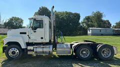 2008 MACK CHU613 - Image 2