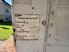 2006 FREIGHTLINER M2 Business Class Box Truck - Image 9