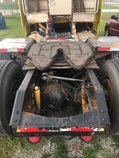 1999 VOLVO VNL64T770 - Image 29