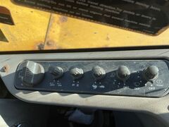 2008 DEERE 85D - Image 11