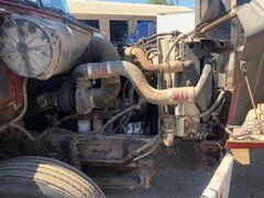 1996 VOLVO WG64 - Image 31