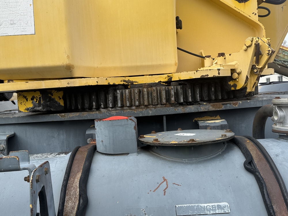 2000 GROVE RT650E - Image 25