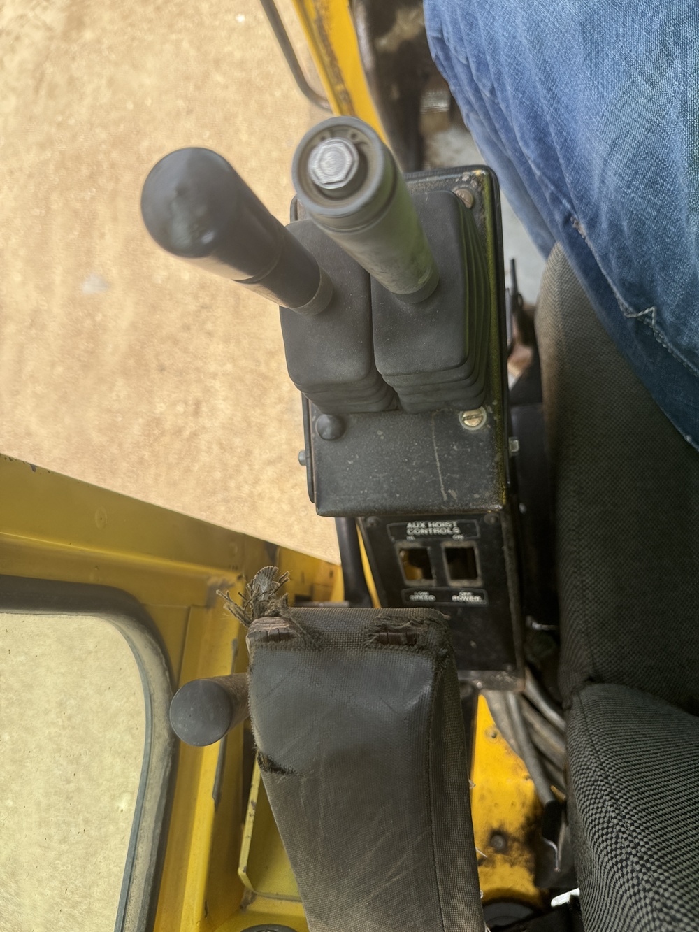 2000 GROVE RT650E - Image 43