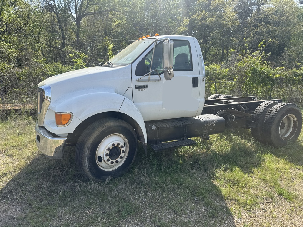2008 FORD F750 4X2 - view 2 of 20