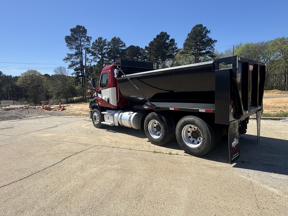 2018 FREIGHTLINER Cascadia - view 8 of 25