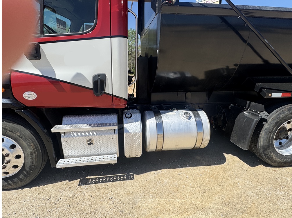 2018 FREIGHTLINER Cascadia - view 10 of 25