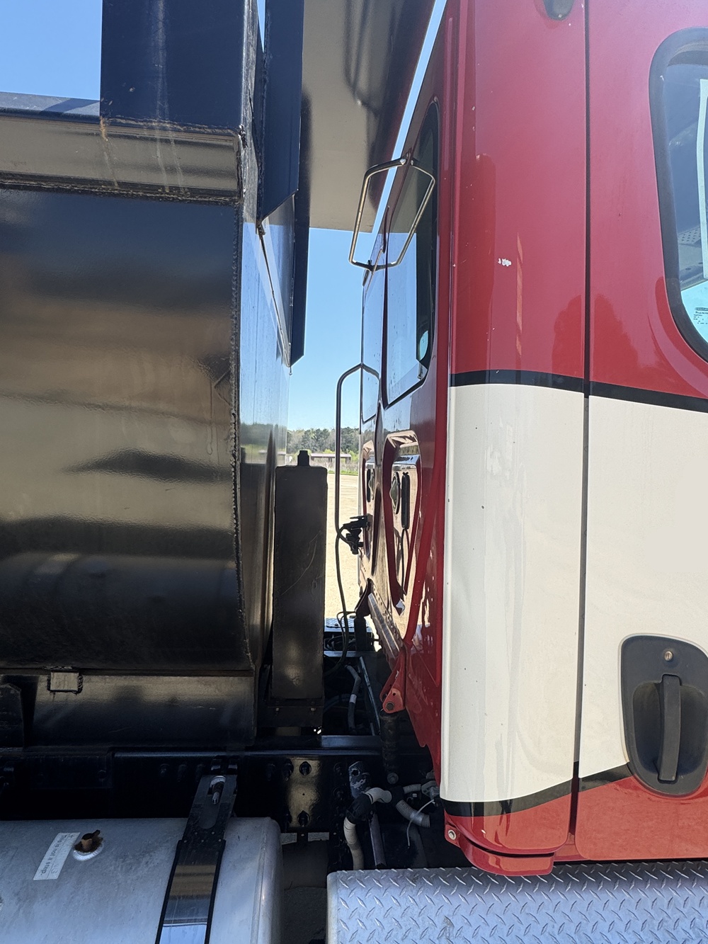 2018 FREIGHTLINER Cascadia - Image 9