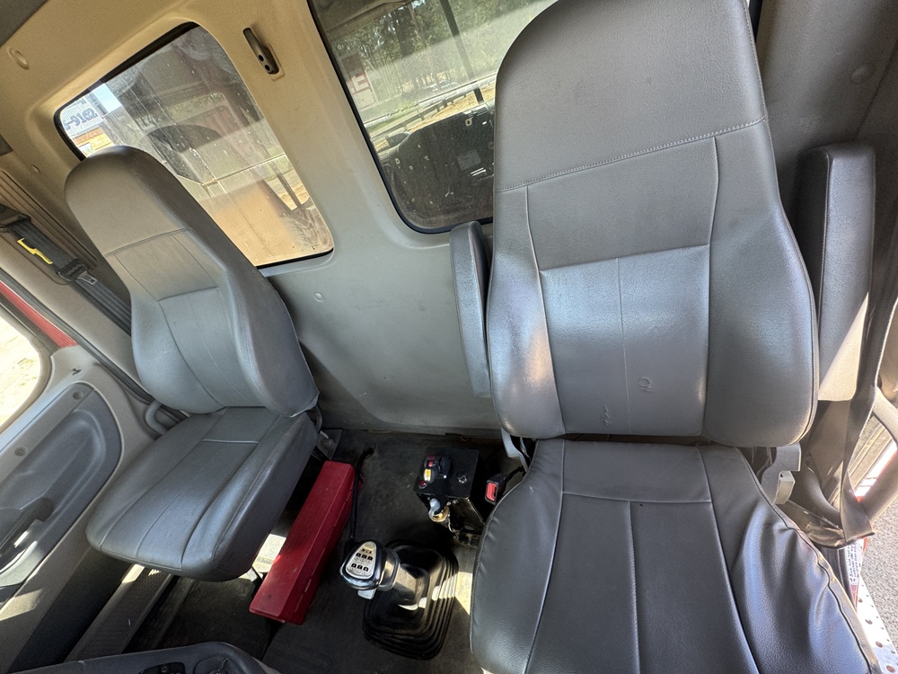 2018 FREIGHTLINER Cascadia - Image 15