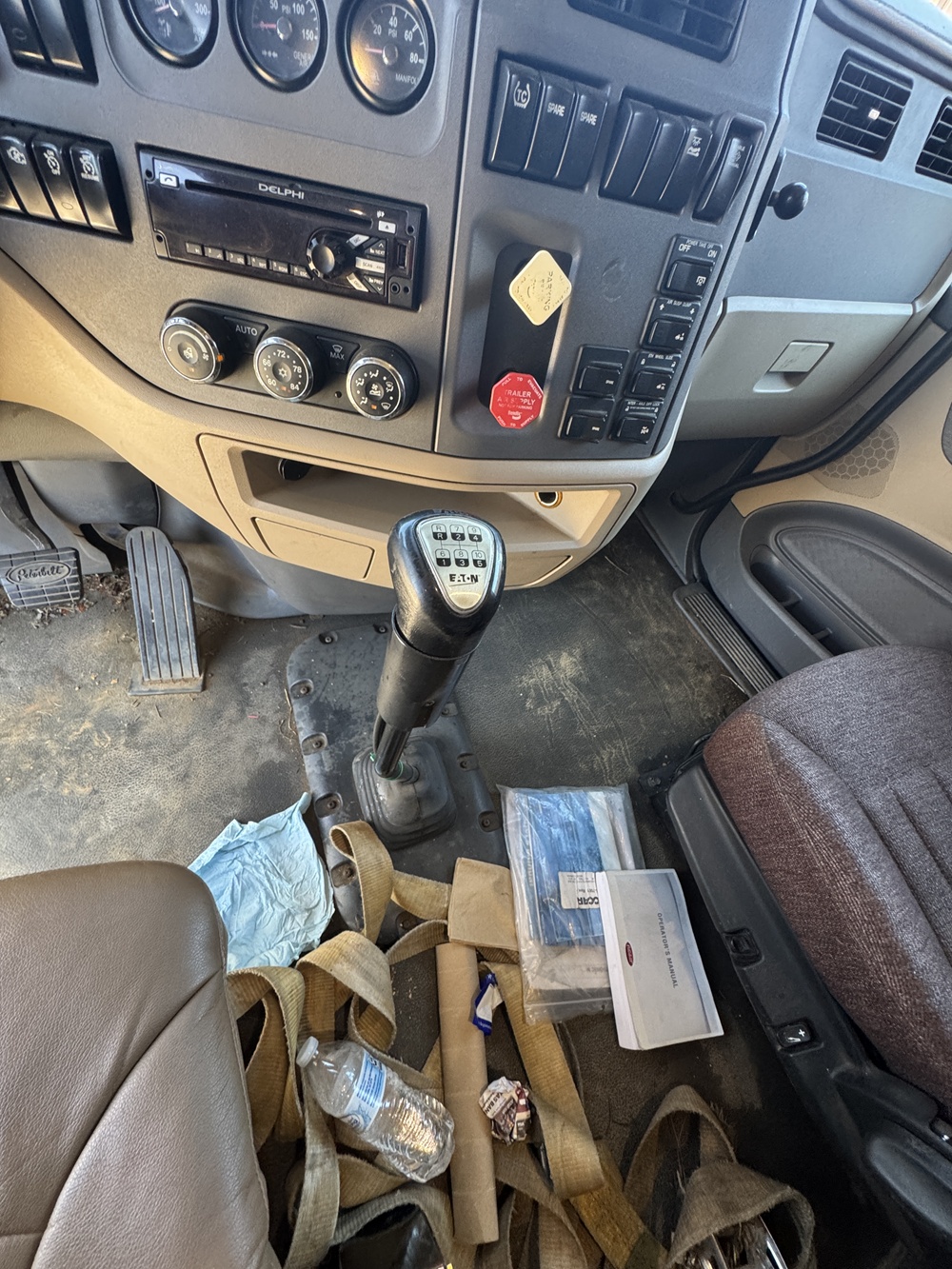 2014 PETERBILT 579 - Image 13