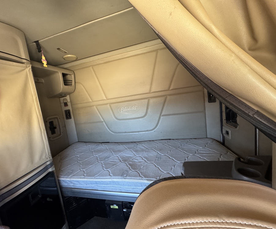 2014 PETERBILT 579 - view 17 of 50