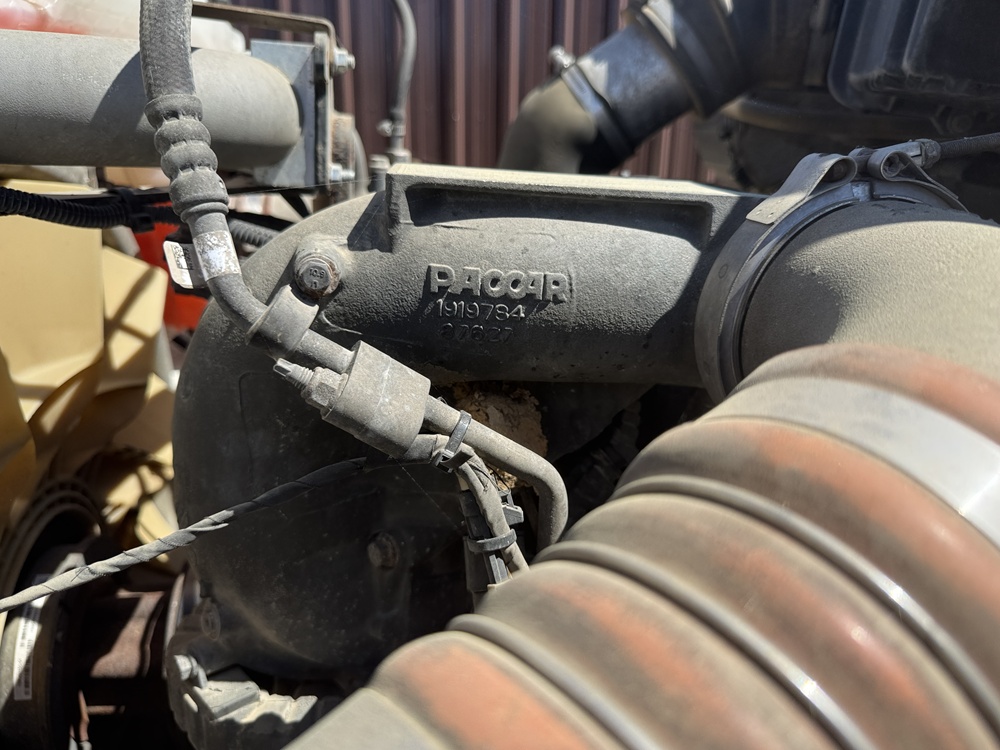 2014 PETERBILT 579 - Image 23