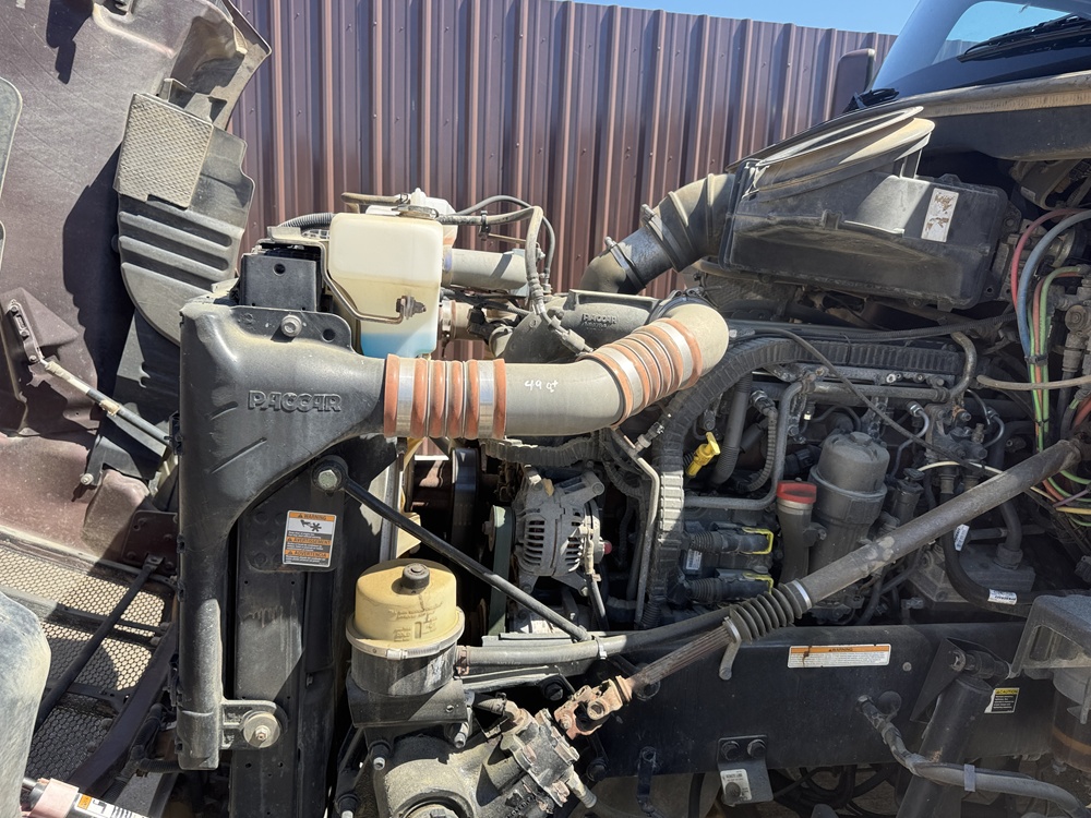 2014 PETERBILT 579 - Image 24