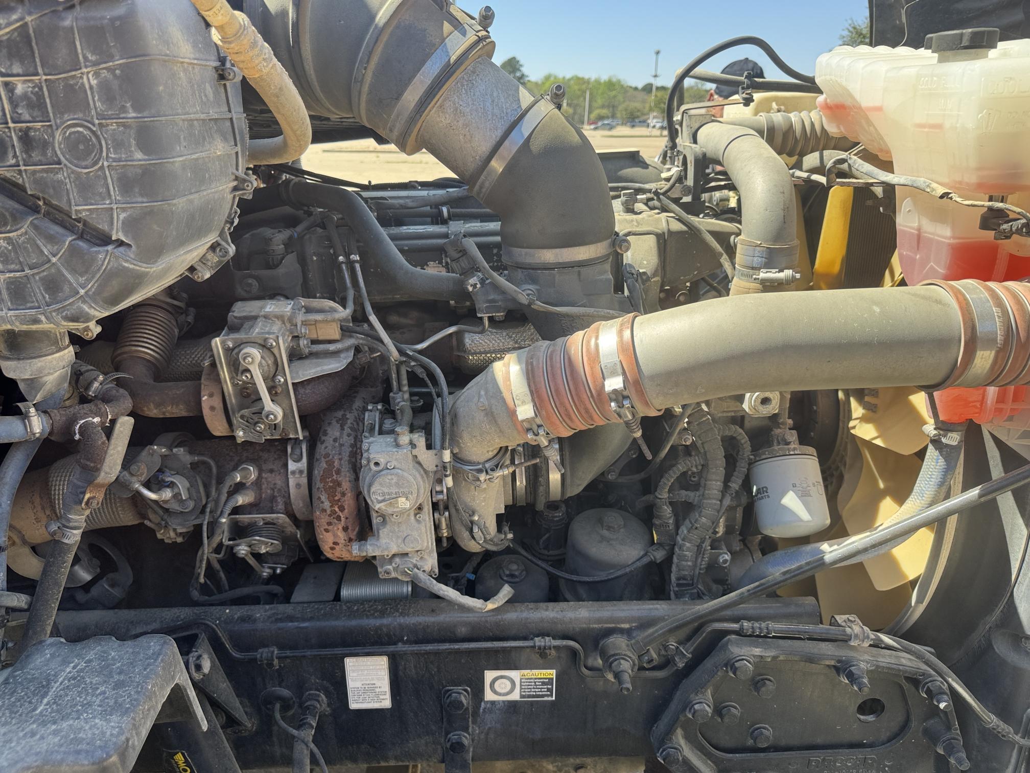 2014 PETERBILT 579 - Image 25