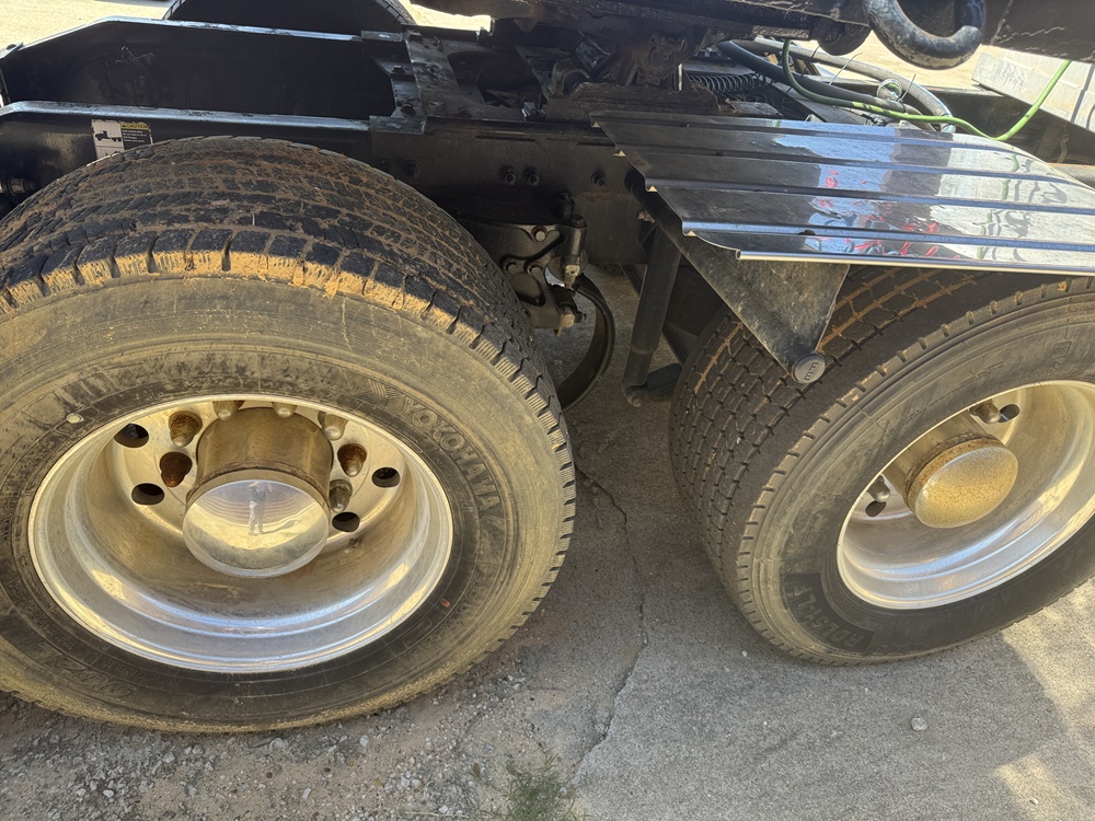 2014 PETERBILT 579 - Image 11