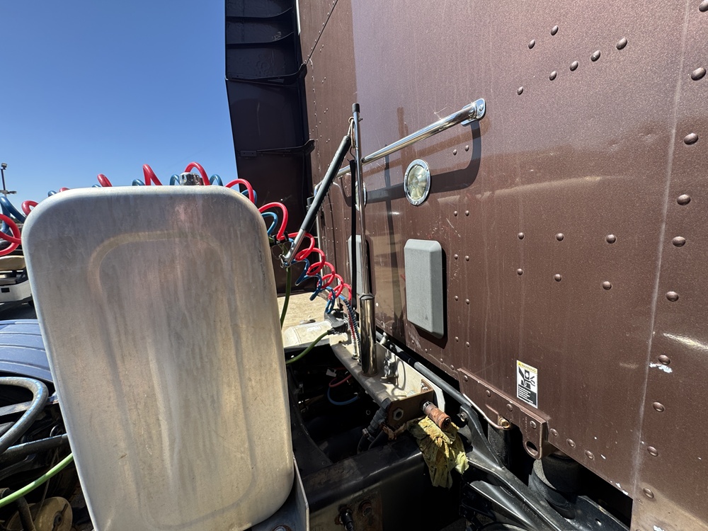 2014 PETERBILT 579 - Image 28