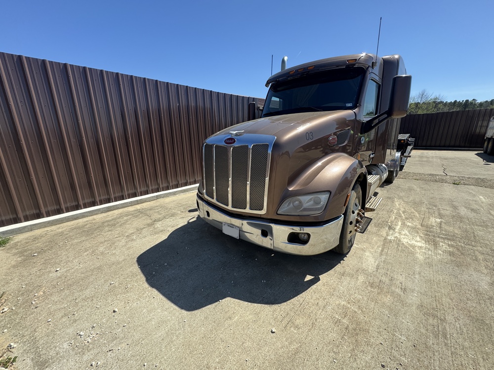 2014 PETERBILT 579 - view 5 of 50