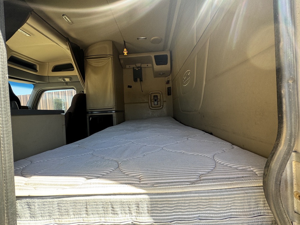 2014 PETERBILT 579 - Image 47