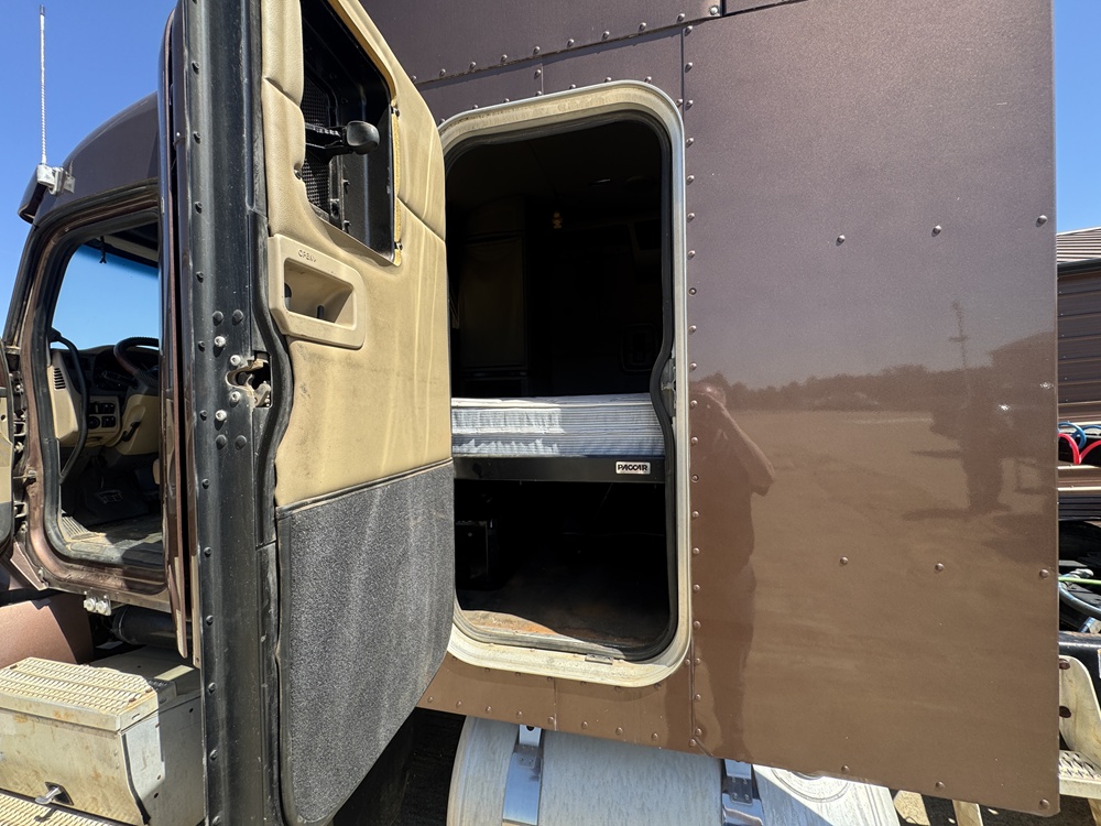 2014 PETERBILT 579 - Image 49