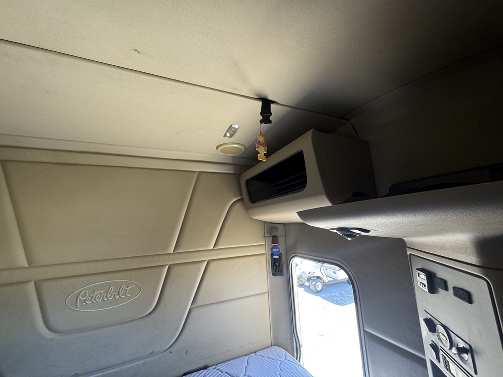 2014 PETERBILT 579 - Image 46