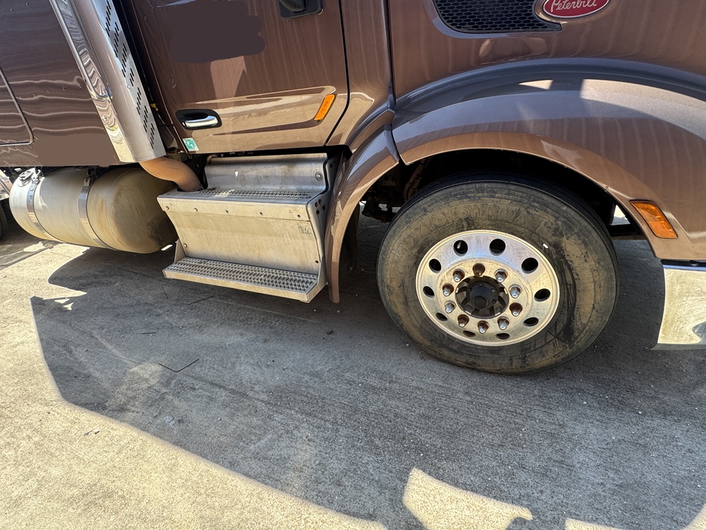 2014 PETERBILT 579 - Image 9