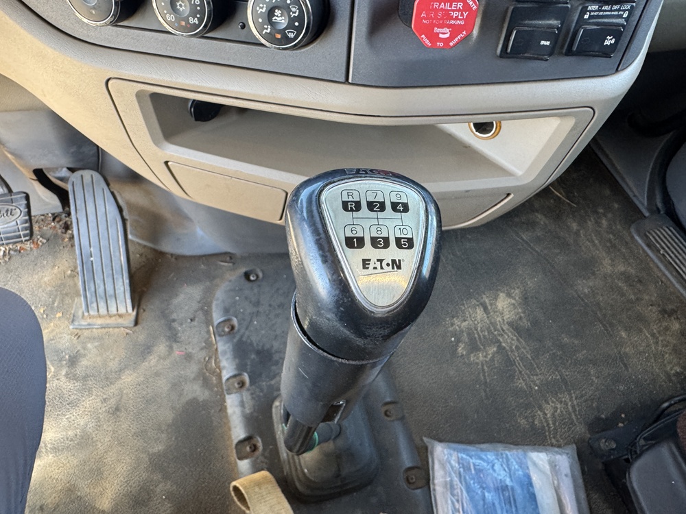 2014 PETERBILT 579 - Image 39