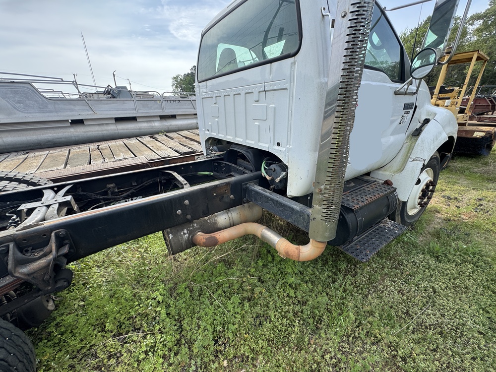 2006 FORD F750 SUPER DUTY 4X2 - view 4 of 25