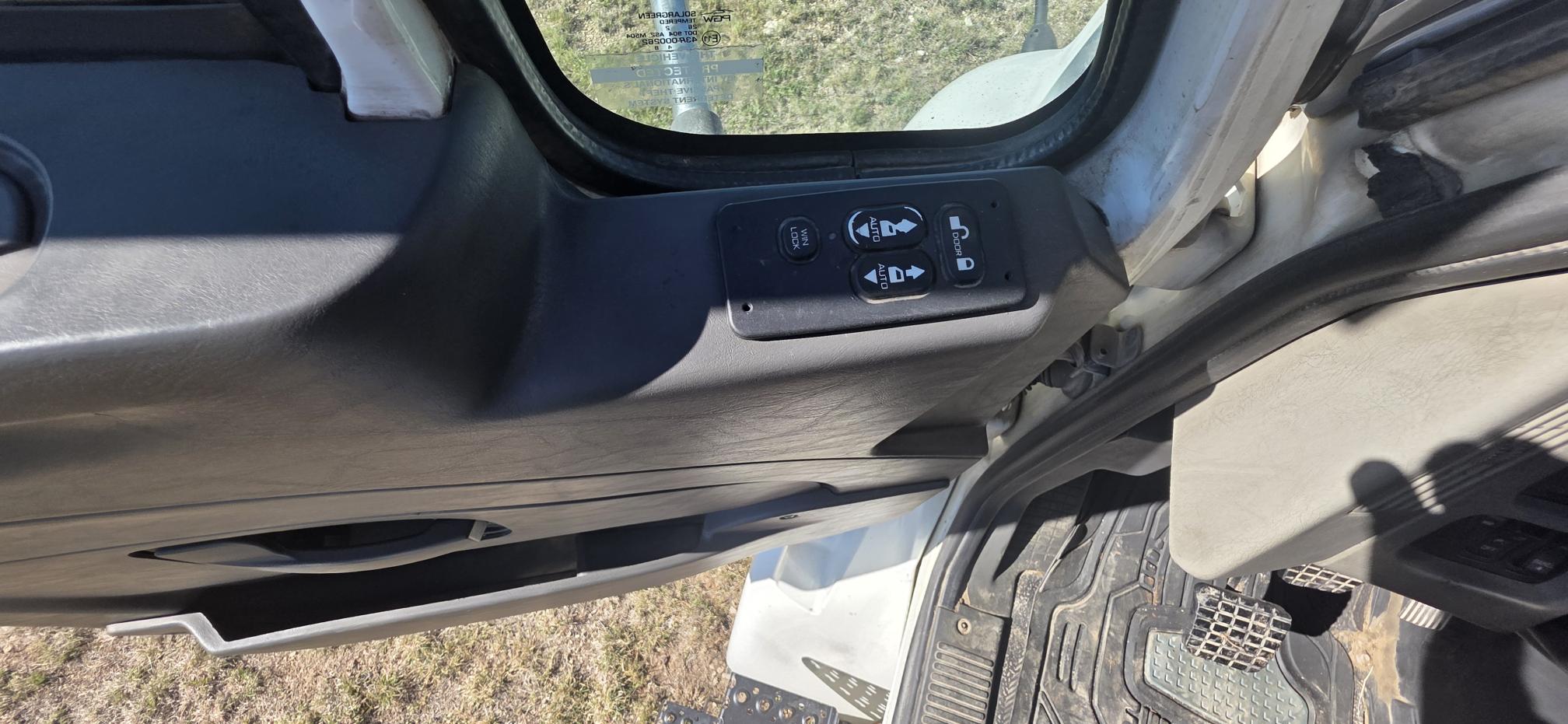 2014 INTERNATIONAL 8600 SBA 6x4 - view 17 of 65