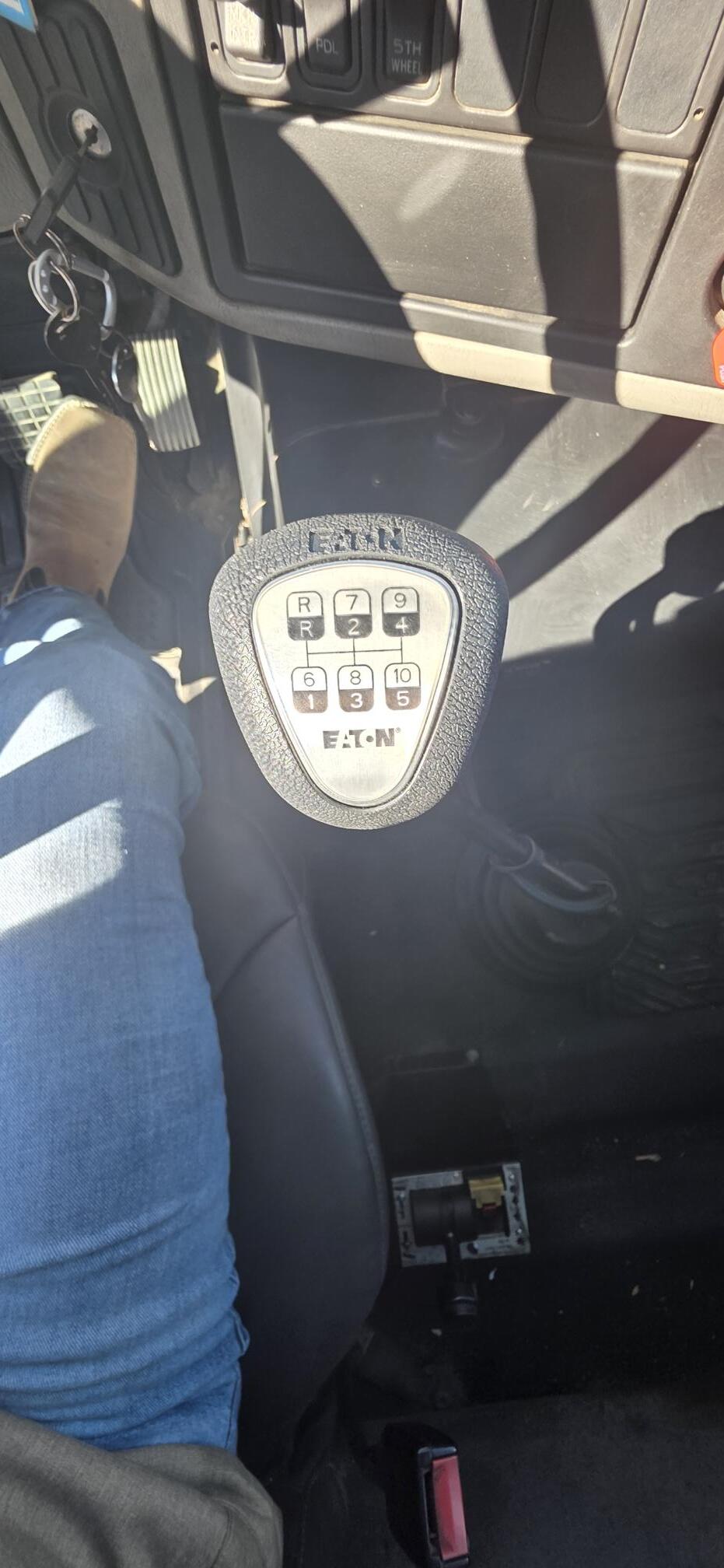 2014 INTERNATIONAL 8600 SBA 6x4 - Image 27