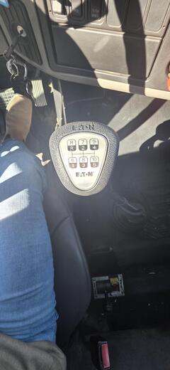 2014 INTERNATIONAL 8600 SBA 6x4 - Image 27