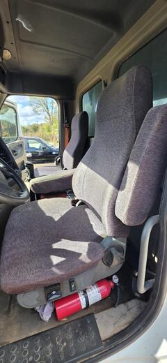 2012 FREIGHTLINER Cascadia - Image 13