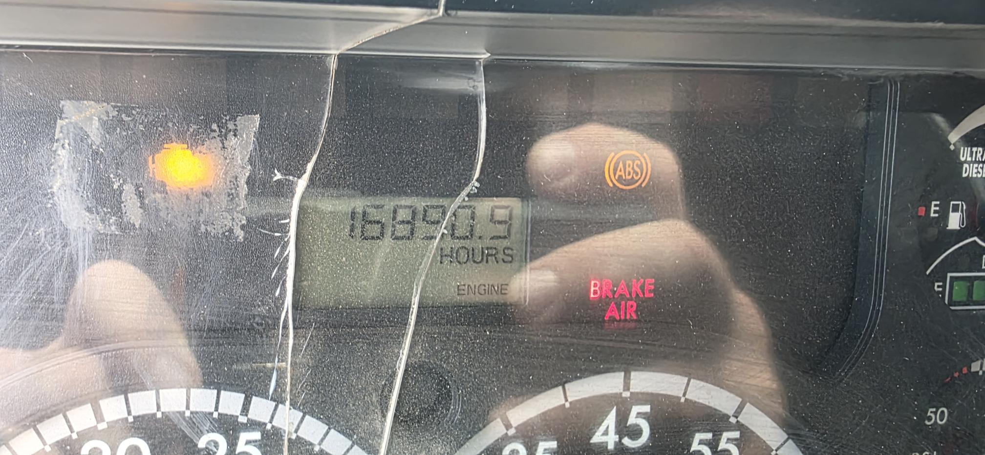 2012 FREIGHTLINER Cascadia - Image 19