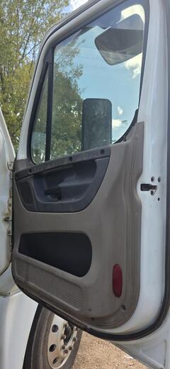 2012 FREIGHTLINER Cascadia - Image 25