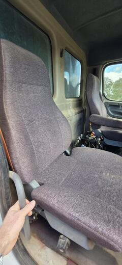 2012 FREIGHTLINER Cascadia - Image 26