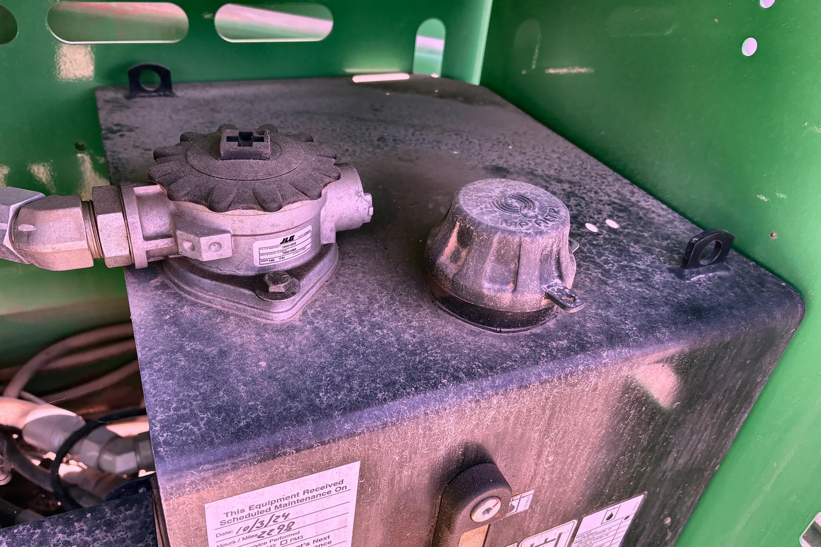 2016 JLG 4394RT - Image 16