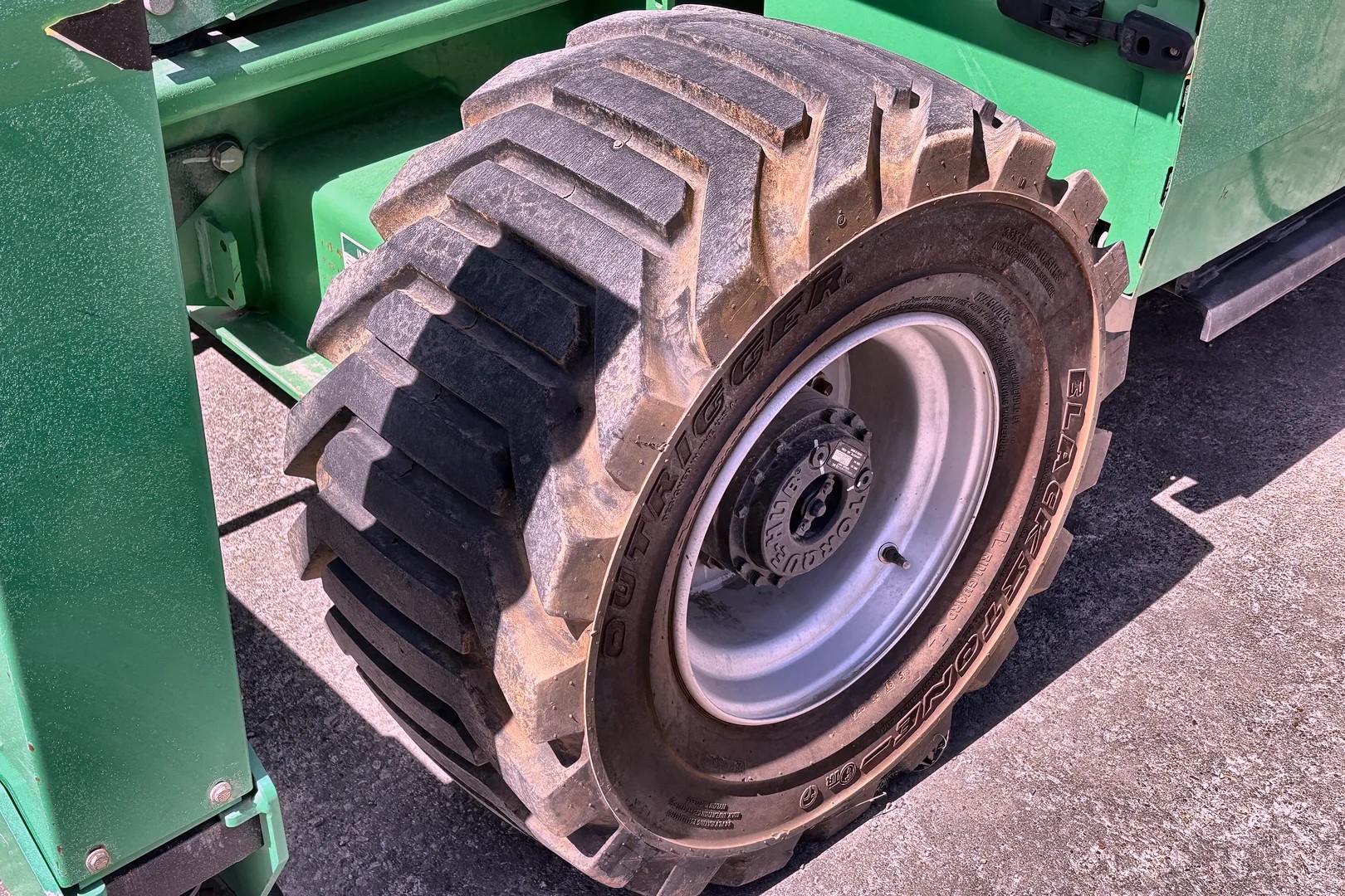 2016 JLG 4394RT - Image 35