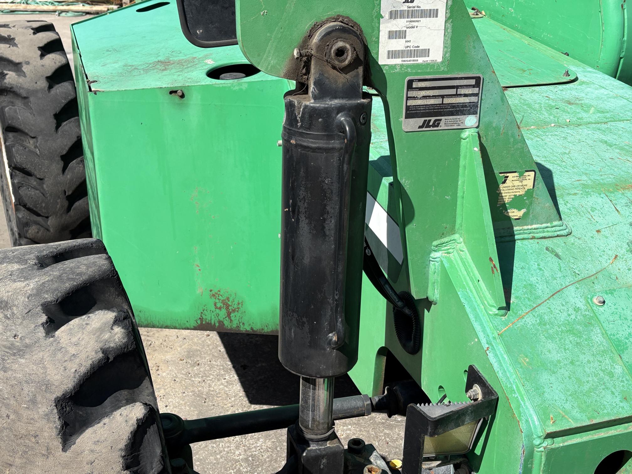 2014 JLG 6042 - Image 41