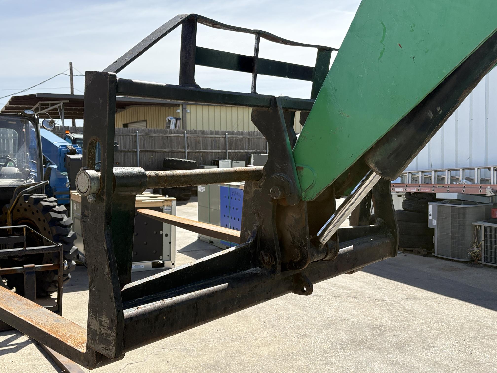 2014 JLG 6042 - Image 44