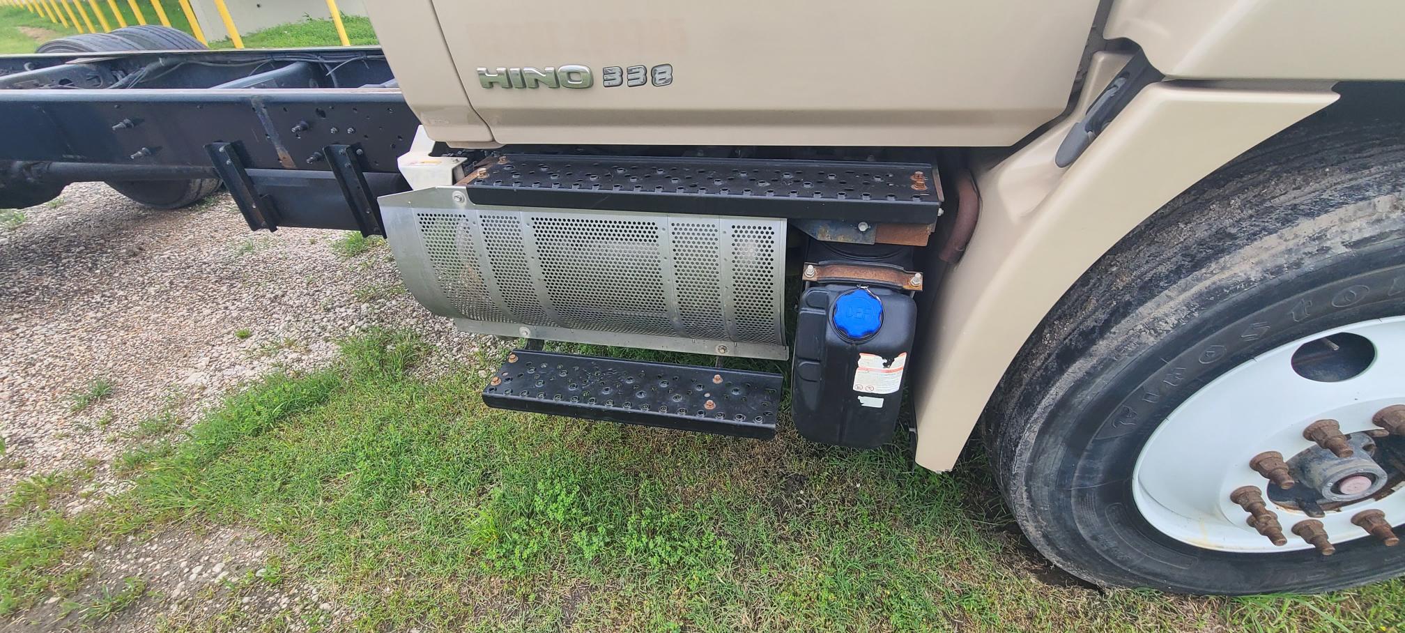 2016 HINO 338 - view 8 of 35