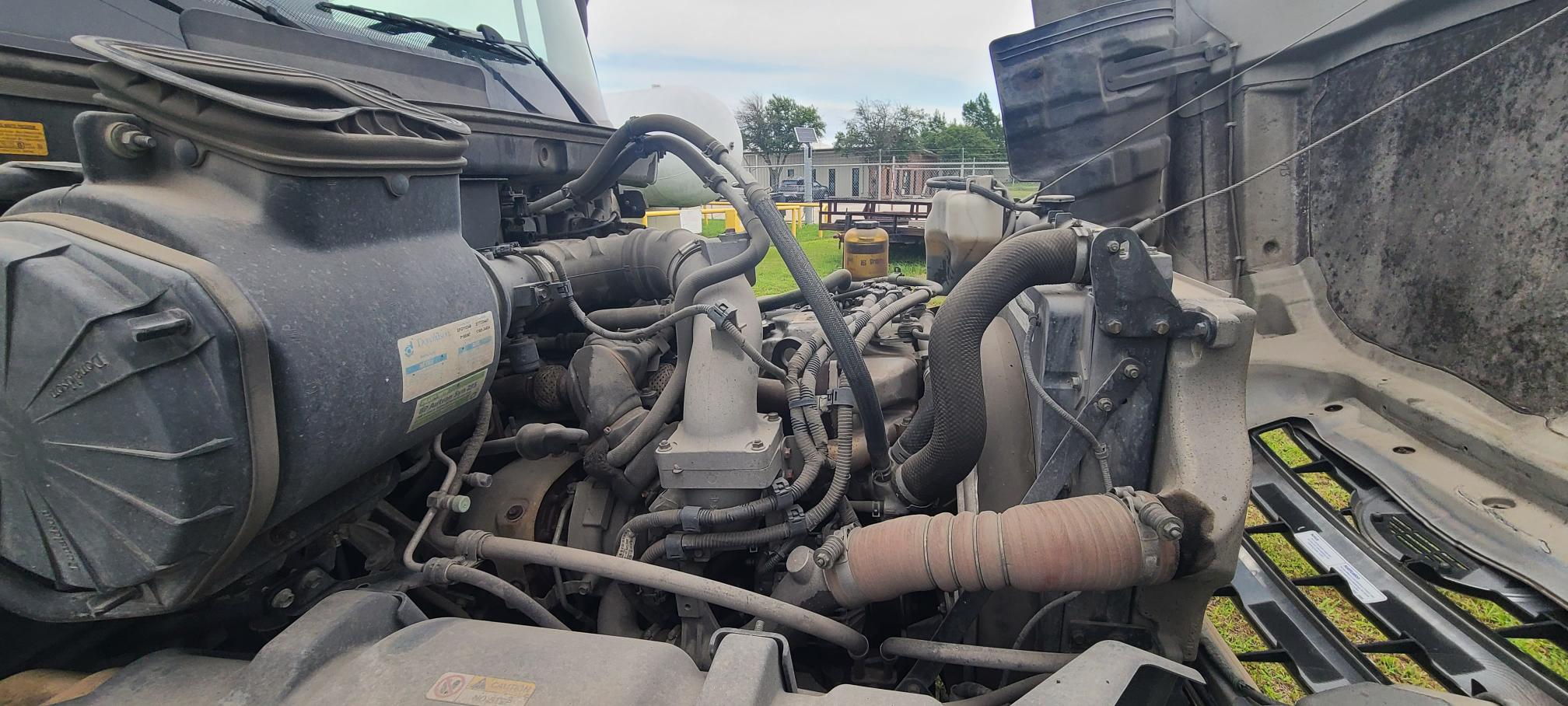 2016 HINO 338 - Image 23