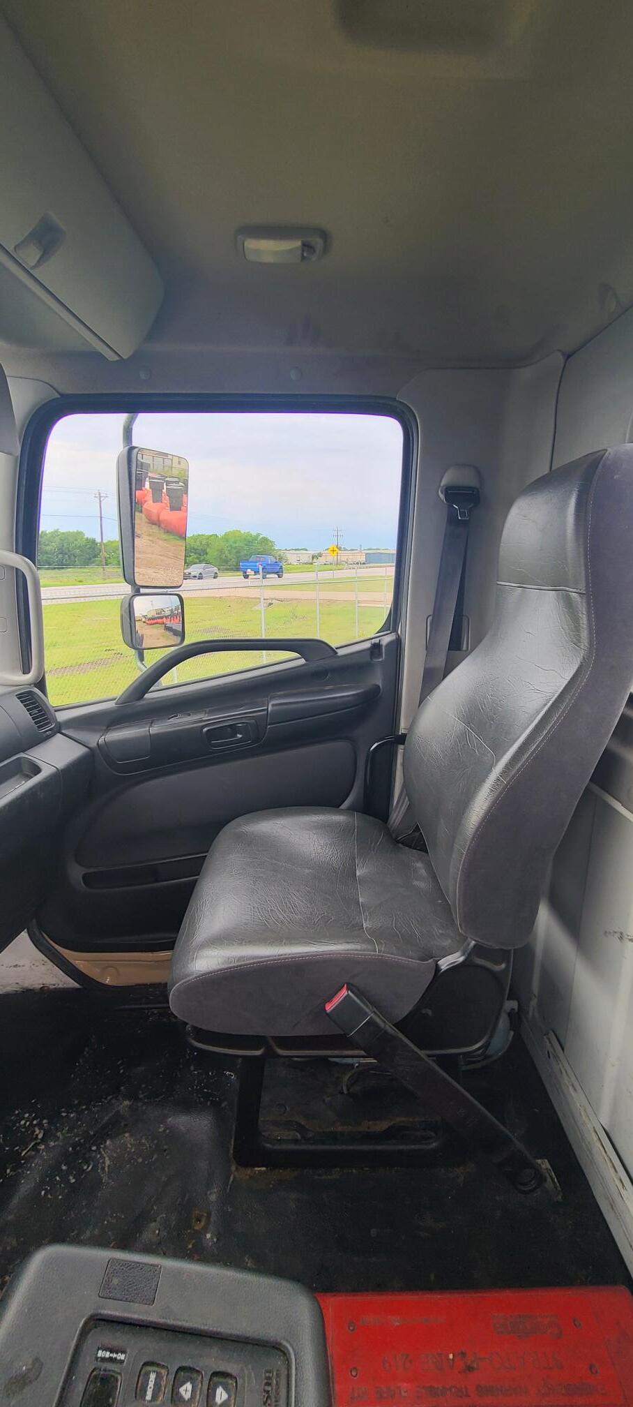 2016 HINO 338 - Image 34