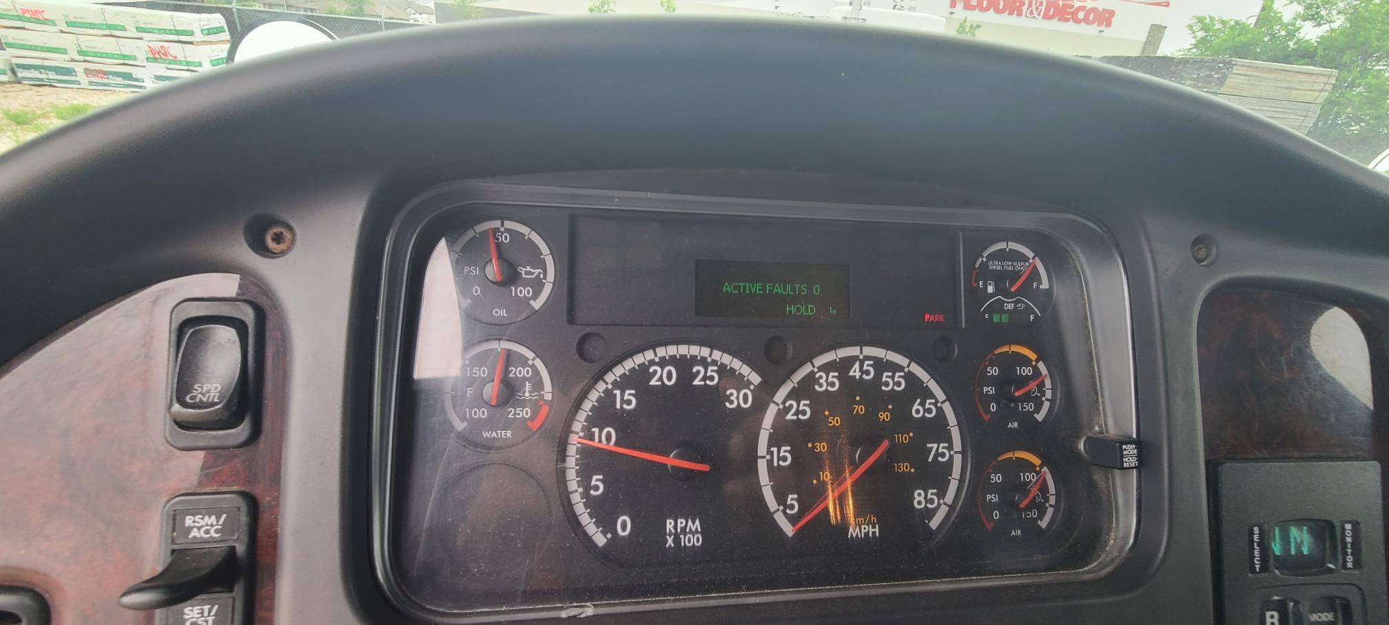 2016 FREIGHTLINER M2-106 - Image 29