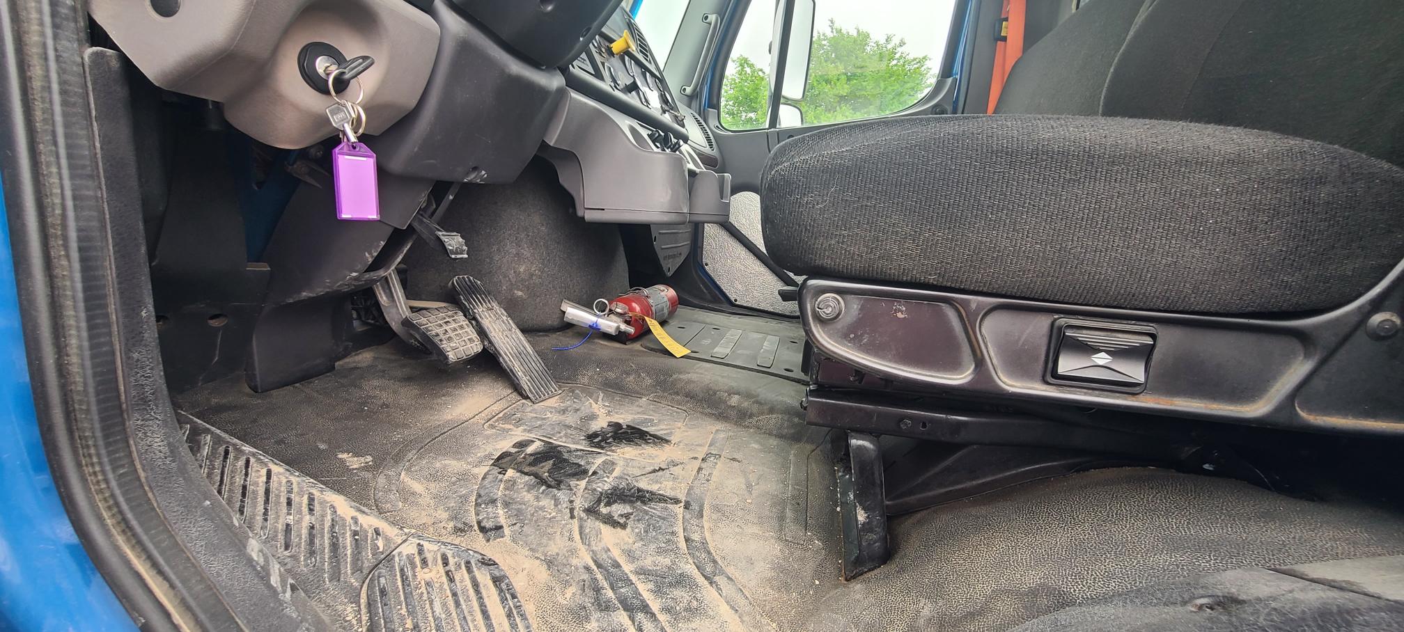 2016 FREIGHTLINER M2-106 - Image 41