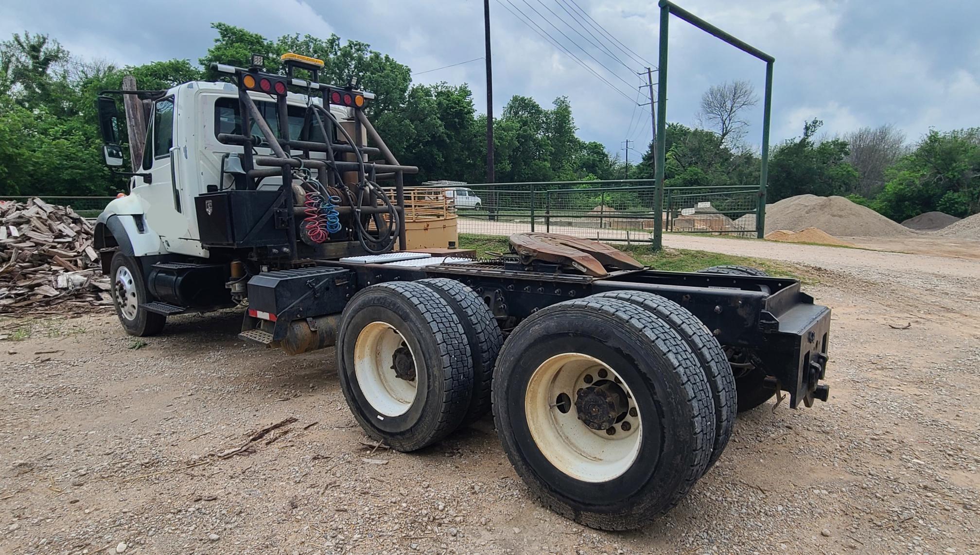 2003 INTERNATIONAL 7600 - Image 4