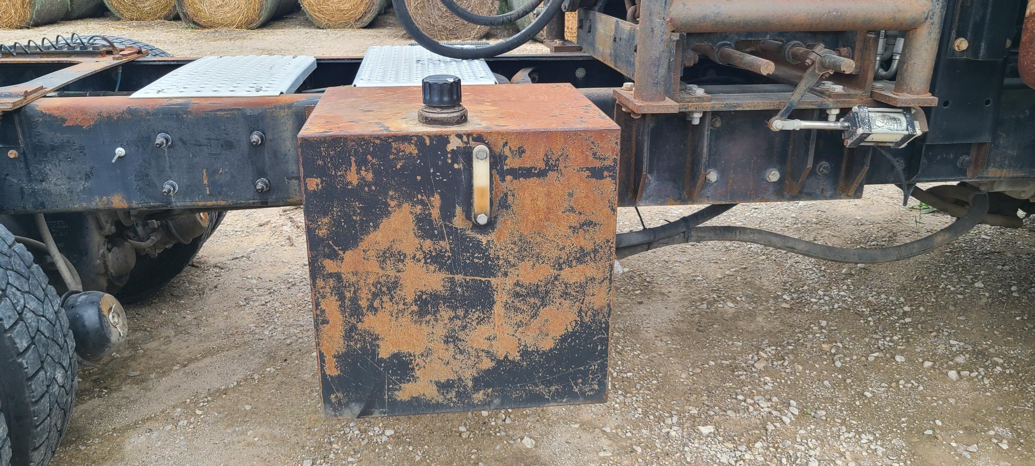 2003 INTERNATIONAL 7600 - Image 29