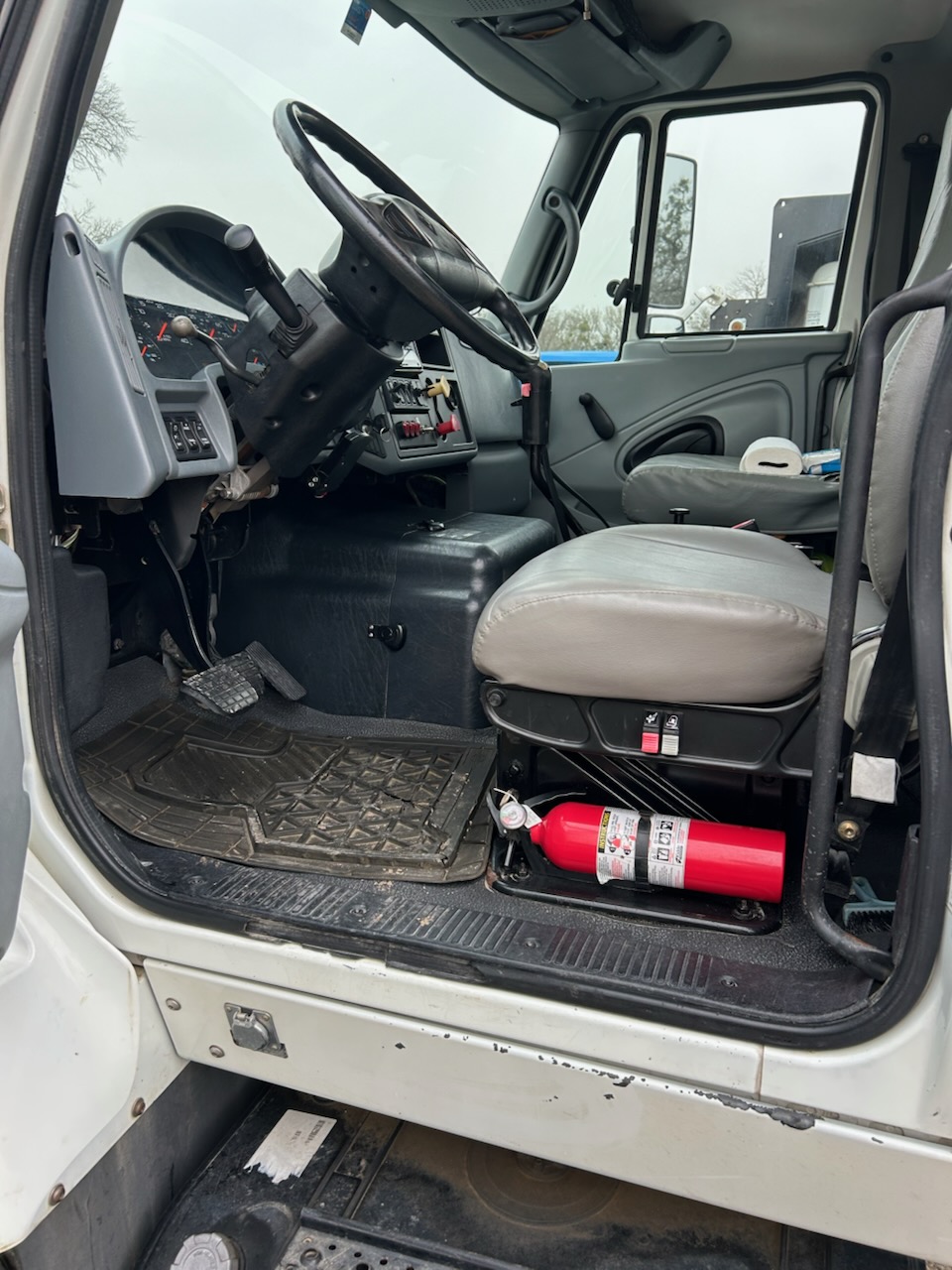 2003 INTERNATIONAL 7600 - Image 9