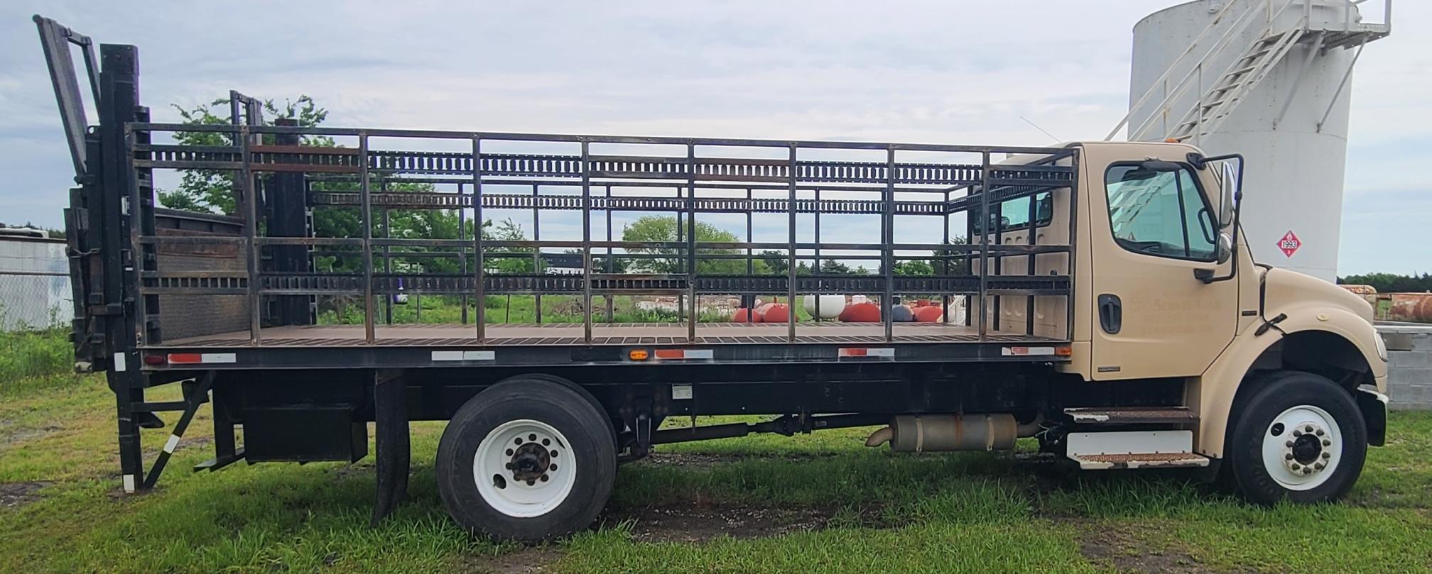 2006 FREIGHTLINER M2 106 - view 7 of 53